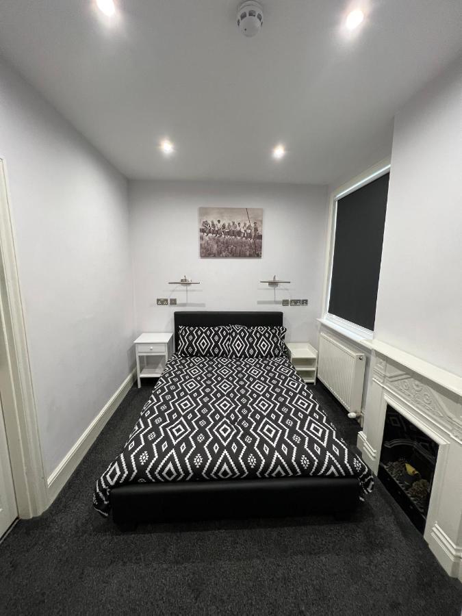 Hotel Addison House Woking Esterno foto