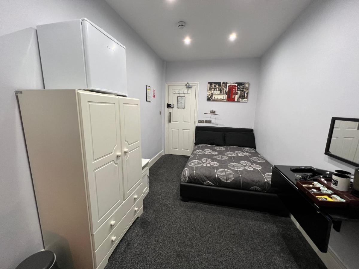 Hotel Addison House Woking Esterno foto