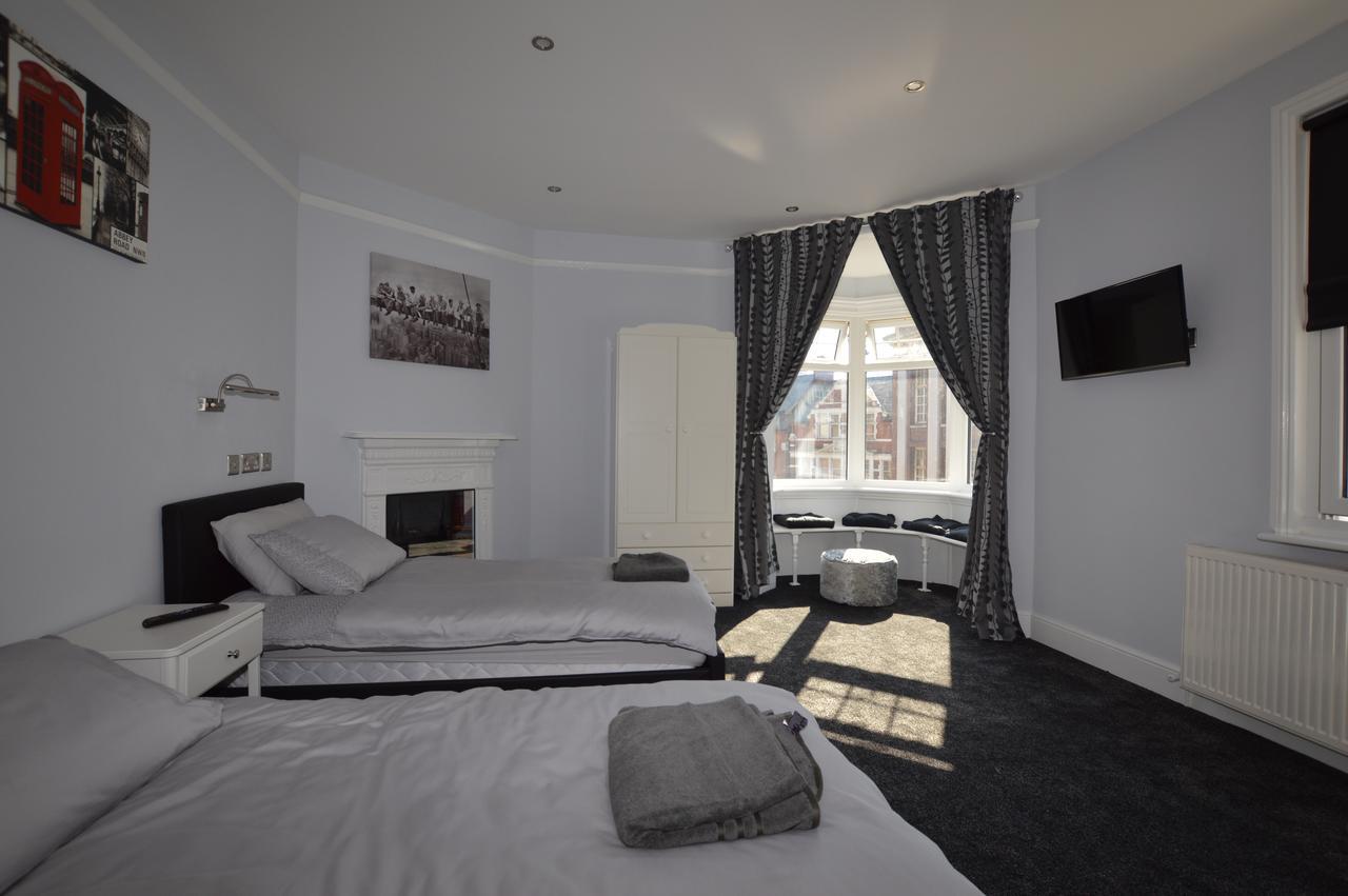 Hotel Addison House Woking Esterno foto
