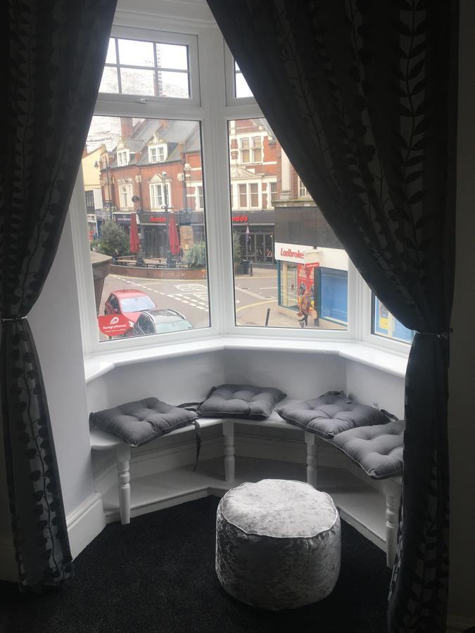 Hotel Addison House Woking Esterno foto
